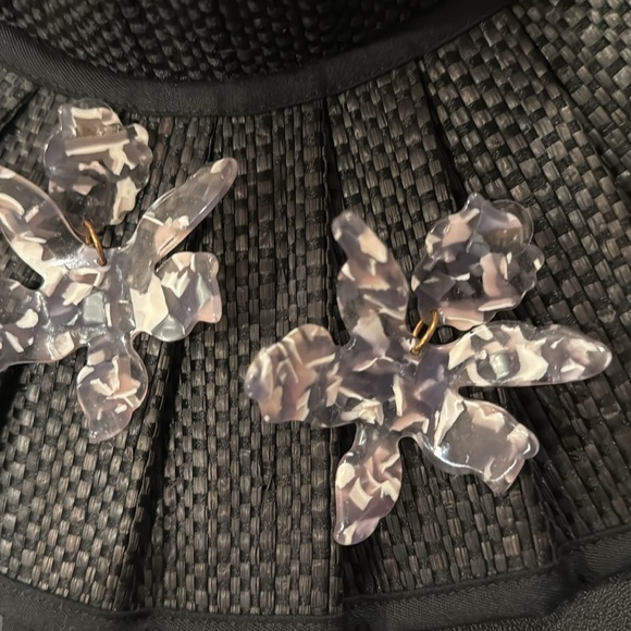 🌷Lele Sadoughi Small Paper Lily Earrings lilac violet white clear - Picture 2 of 7